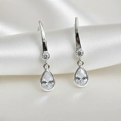 Brinco palito com gota pendurada e pedra de zircônia B127 ( Prata 925 )