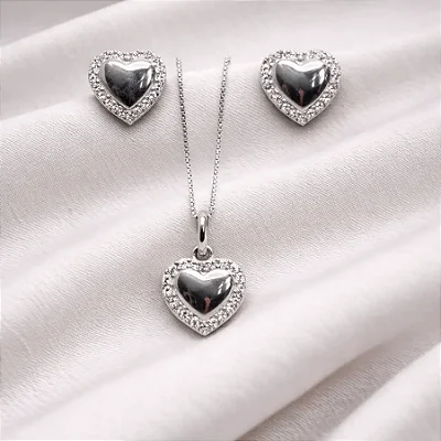 Conjunto brinco + colar com coração preenchido e zircônias ao redor CJ085 (prata 925)