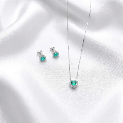 Conjunto brinco + colar coração verde cravejado na volta CJ098 (prata 925)