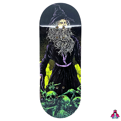 Deck marca Custom linha *Premium Series* medida 34x96mm modelo “Wizard“ + Tape Alien Stardust V2 (100% Maple)