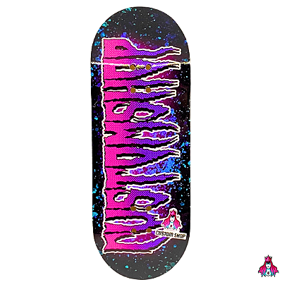 Deck marca Custom linha *Premium Series* medida 34x96mm modelo “Classic“ + Tape Alien Stardust V2