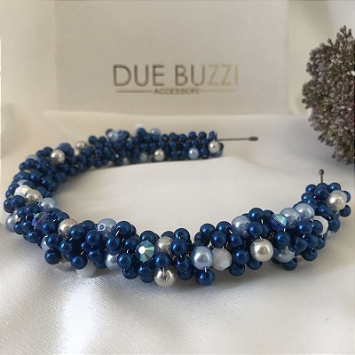 Tiara Vittoria | Tiara com cristais Swarovski e pérolas azul