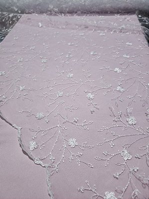 Tule Bordado Branco - Acabamento na barra