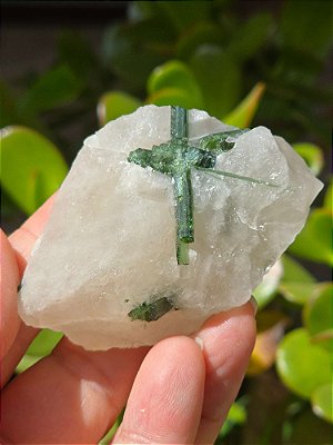 Cruz de Turmalina Verde na Matriz - Cod. TNM 138