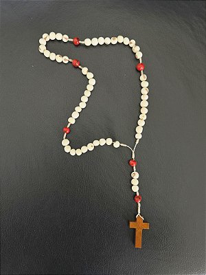 Terço de Açaí com Crucifixo em Madeira