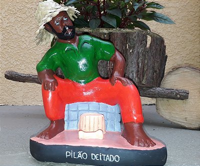 Estátua do Mestre Pilão Deitado