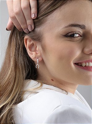 Brinco argola ferradura zircônia  cravejada prata 925