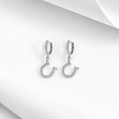 Brinco argola ferradura ponta quadrada zirconia cravejada prata 925.