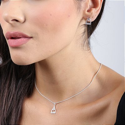 Brinco  Estribo ponto  de luz zirconia cravejada prata 925