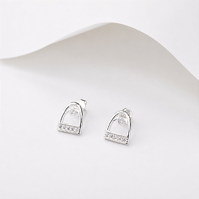 Brinco Estribo ponto de luz zirconia cravejada prata 925