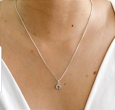 Colar mini ferradura prata 925