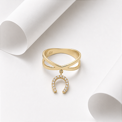 Anel berloque ferradura cravejada prata 925 banhado a ouro 18k