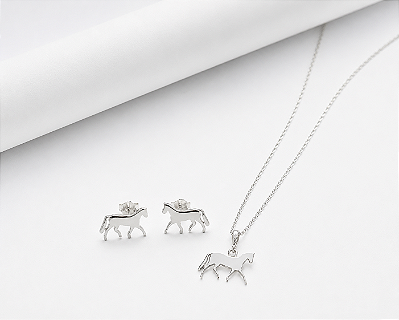Conjunto brinco e colar mini horse prata 925.