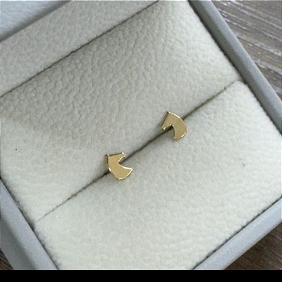Brinco mini cabeça cavalo ouro 18k