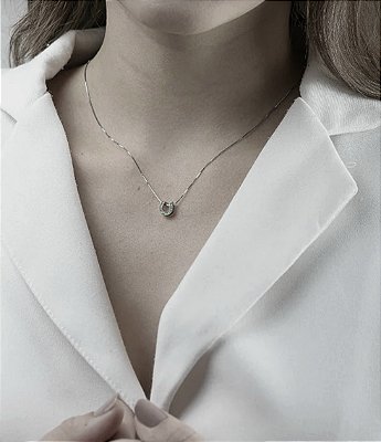 Colar ferradura moissanite cravejada prata 925