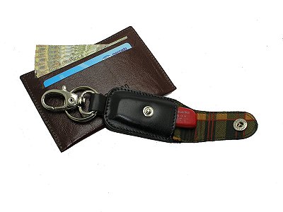 Chaveiro preto + Porta Cartões Slim Pinhão - Couro Legítimo