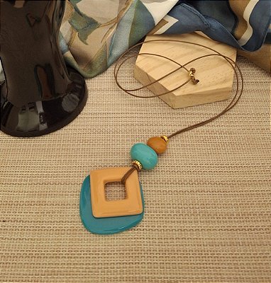 Colar de Cordão e Resina Turquesa e Salmão