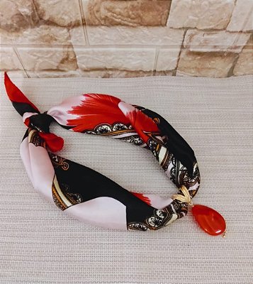 Colar Lenço Vermelho e Rosa com Pingente Vermelho