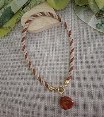 Colar de Corda Náutica com Pingente de Resina Terracota