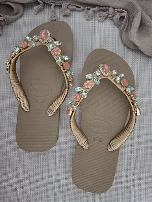 Chinelo Havaiana Customizado com Pedrarias Bege  35/36
