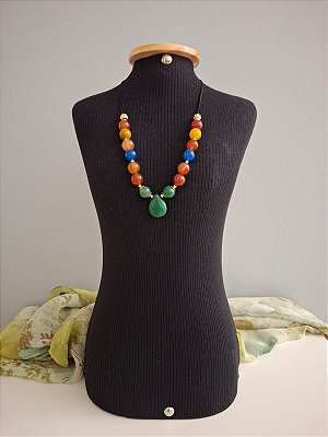Colar de Ágata Colorido com Pingente de Jade Gota