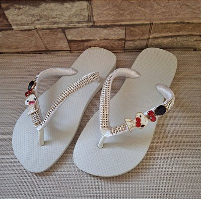Chinelo Havaianas Customizado com Pedrarias Snoopy 37/38
