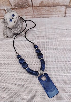 Colar de Cordão e Resina Azul Marinho