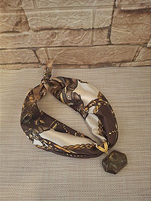 Colar de Lenço Estampado com Pingente de Marrom Mesclado