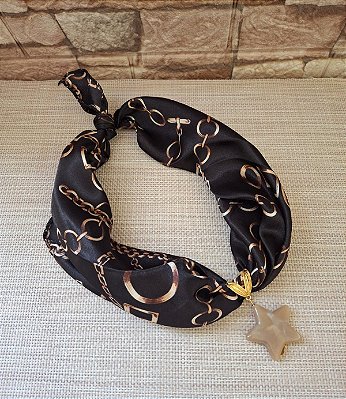 Colar de Lenço Marrom com Pingente Nude Estrela