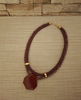 Colar de Corda Náutica Marsala com Pingente de Resina