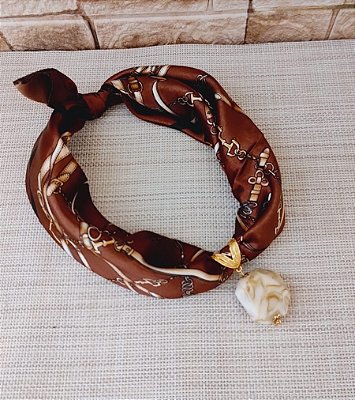 Colar Lenço Náutico Marrom com Pingente