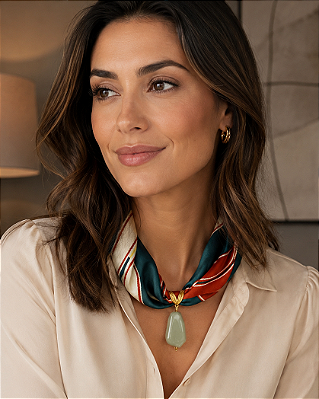 Colar Lenço Verde Nude com Pingente Verde
