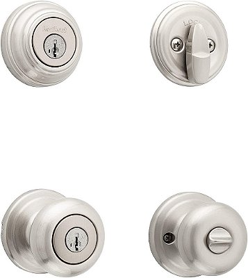 Trava da porta de entrada com botão e fechadura de cilindro único Juno Kwikset, combo com proteção antimicrobiana Microban e segurança SmartKey em níquel acetinado.