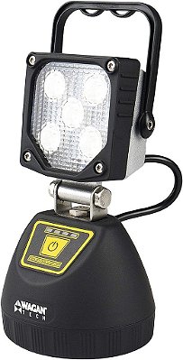 Lanterna de inundação de trabalho recarregável magnética portátil de mão poderosa com 900 lúmens de luz LED para emergências, falta de energia, casa e exterior, preto.