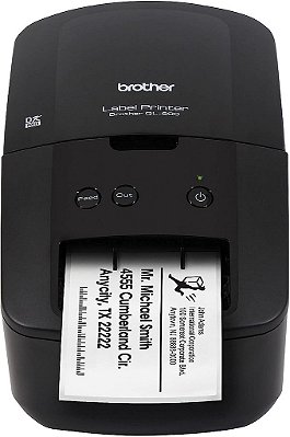 Impressora de etiquetas monocromáticas Brother QL-600 para desktop, largura de até 2,4 de etiqueta, sem tinta necessária, utiliza rolos genuínos DK de encaixe rápido para rotulagem rápida e integração fácil com