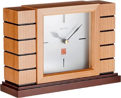 Relógio de mesa Bulova B1659 Usonian II Frank Lloyd Wright, acabamento natural com base manchada de nogueira