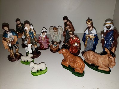 Presépio 13cm com 14 peças em resina