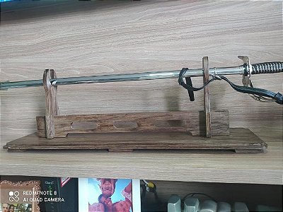 SUPORTE PARA ESPADA DE MESA