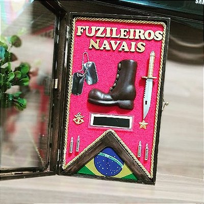 MOLDURA FUZILEIROS VERTICAL BOTA RESINA