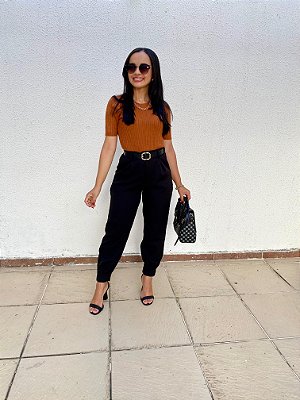 Calça Cenoura Clássica Preta