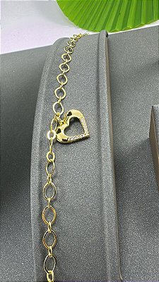 PULSEIRA COM PINGENTE CORAÇÃO