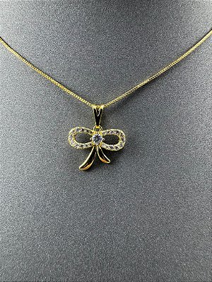 CORRENTE COM PINGENTE LAÇO CRAVEJADO