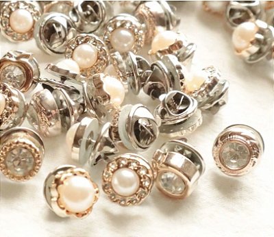 Broche Tapa Decote Botão para Fechar e Disfarçar decote - Kit com 12 Unidades