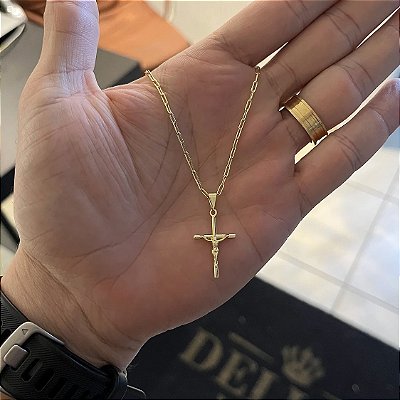 Corrente Cartier 1.5mm + Pingente Crucifixo com Jesus – Escolha 50cm, 60cm ou 70cm – Banhada a Ouro 18K
