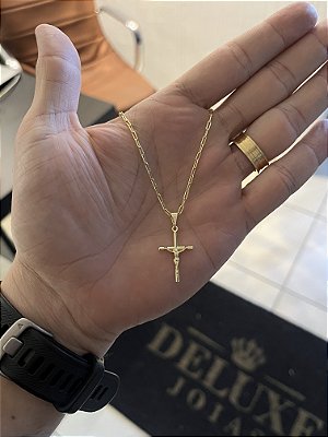 CORRENTE CARTIE (1.5mm- 70/60cm) + PINGENTE CRUCIFIXO - BANHADO A OURO 18K