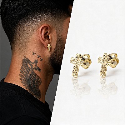 Brinco Cruz com Moldura Trabalhada – Banhado a Ouro 18K