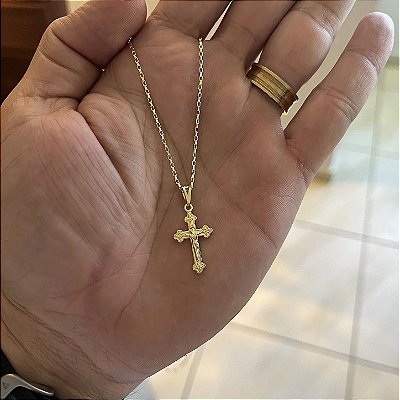 Corrente Tijolinho 1.5mm 70cm + Pingente crucifixo pp – Banhada a Ouro 18K
