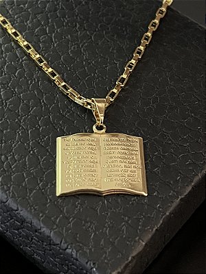 PINGENTE  BÍBLIA COM ORAÇÃO   P. ( 1,5g-   2x2cm) - BANHADO A OURO 18K.
