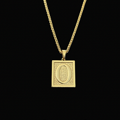 PINGENTE PLACA LETRA O Tamanho (M)( 2g- 3x3cm).    BANHO DE OURO 18k