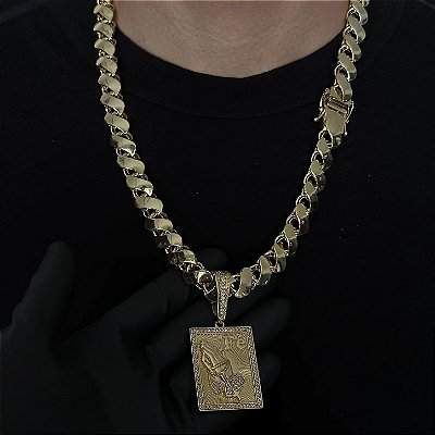 Corrente Friso 13mm 70cm + Pingente Placa – Banhada a Ouro 18K